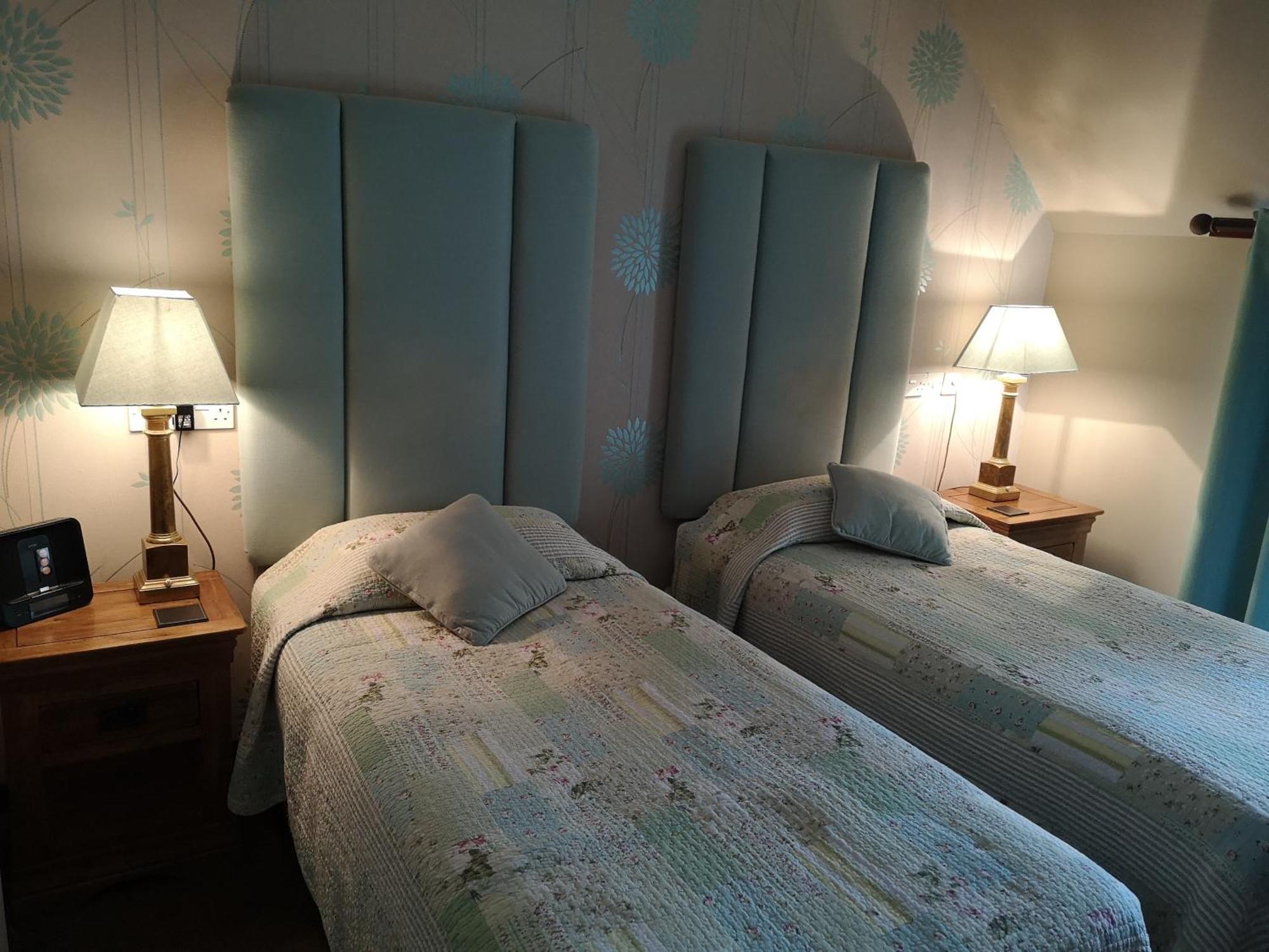 The Commercial Hotel Tarland Phòng bức ảnh